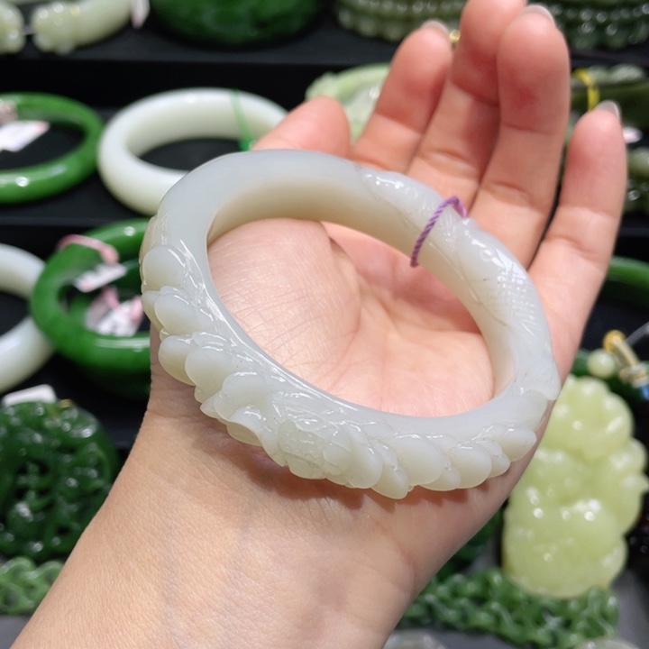 和田玉手镯56圈口 编号23未镶嵌