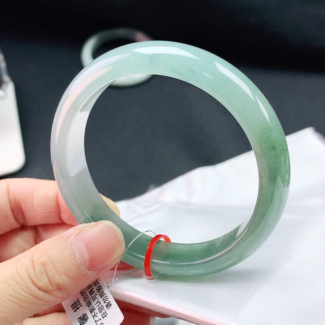 翡翠未镶嵌手镯57圈