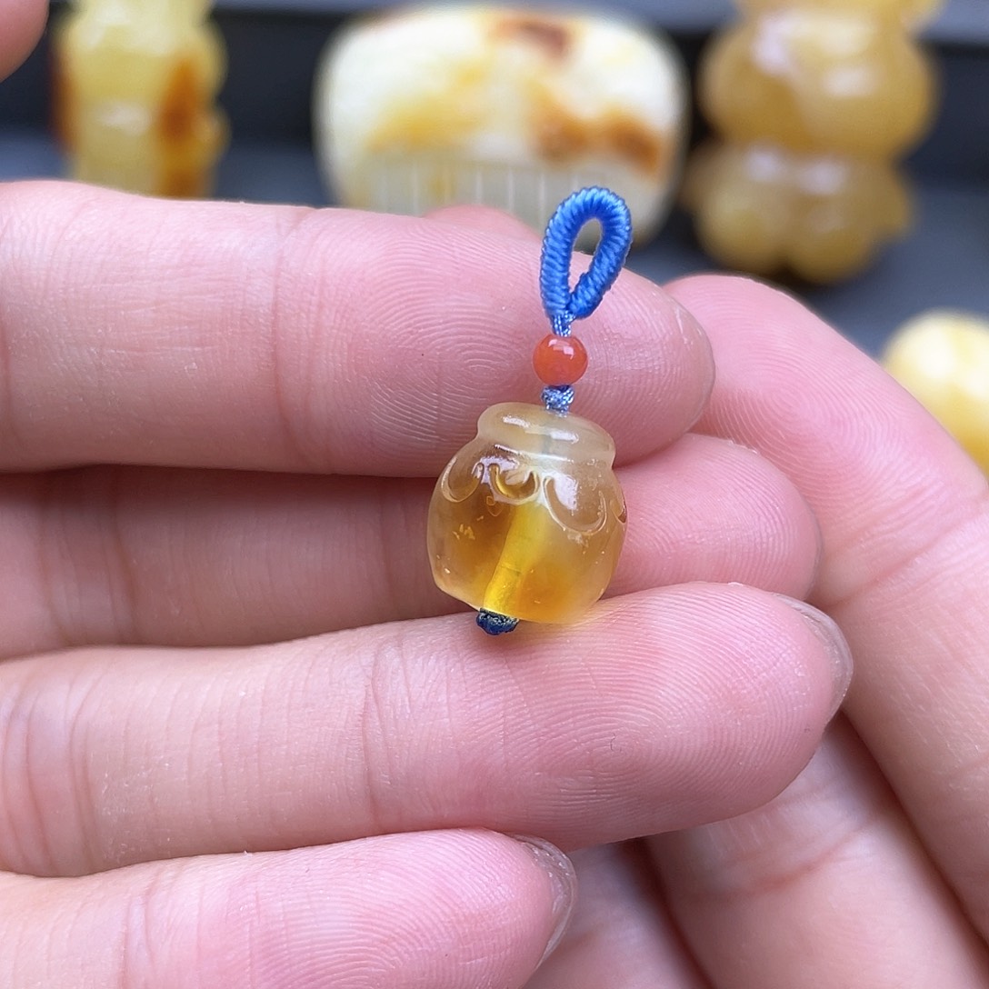琥珀裸石未镶嵌蜜蜡
