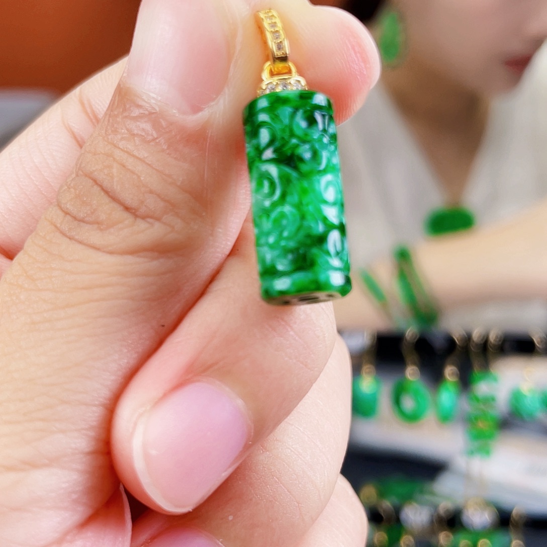 翡翠未镶嵌耳饰饰品