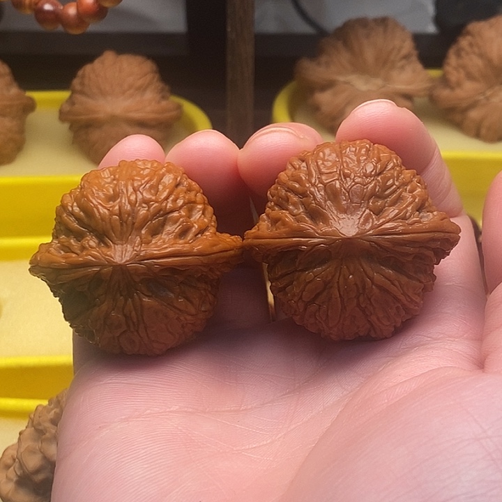 文玩核桃吊坠磨盘