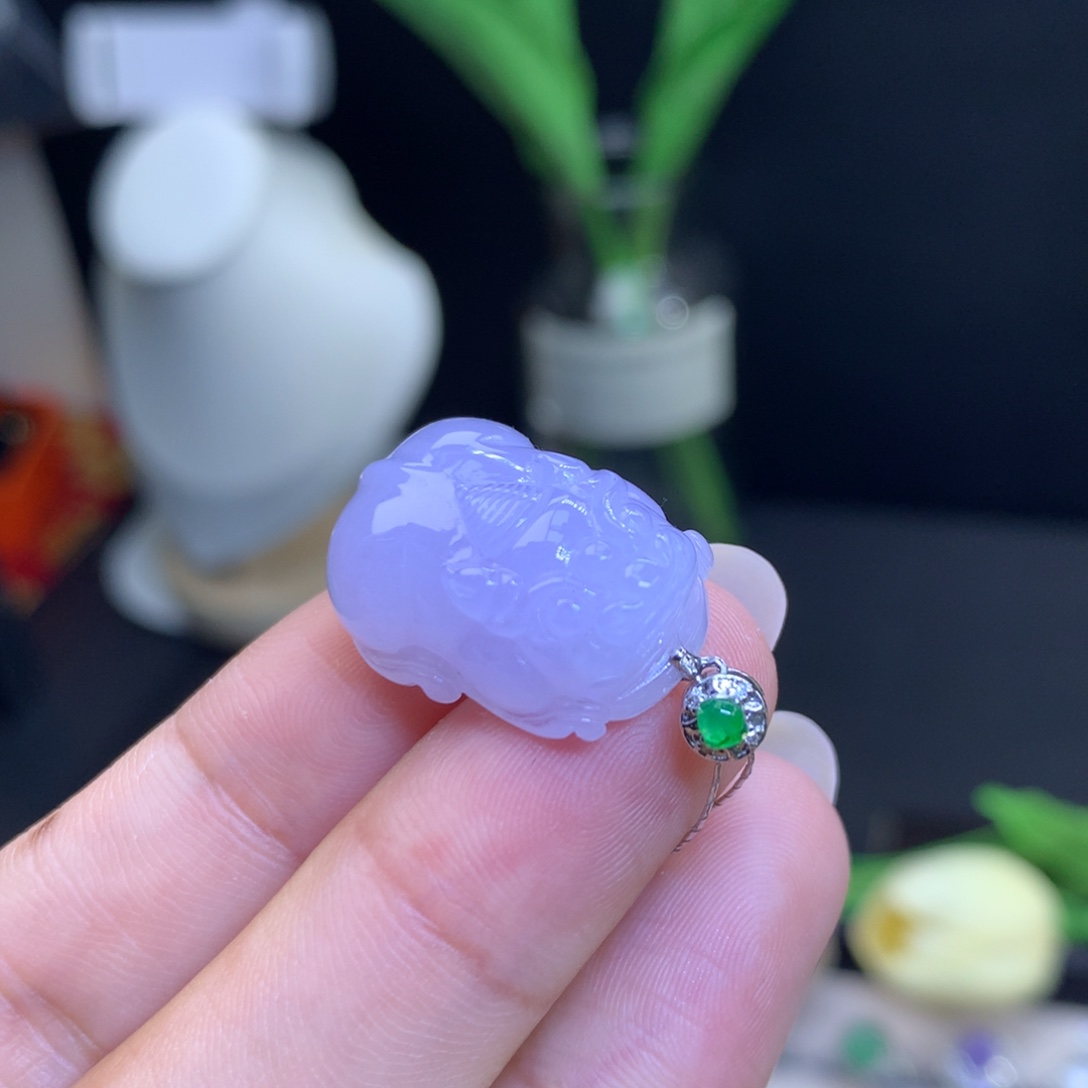 翡翠18K金镶嵌颈饰