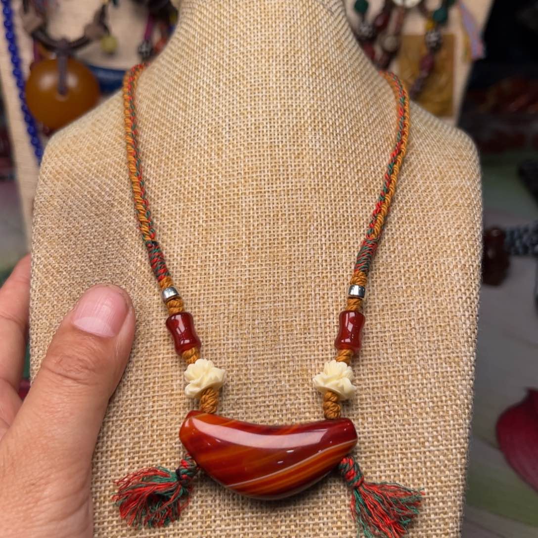 玛瑙/玉髓颈饰未镶嵌