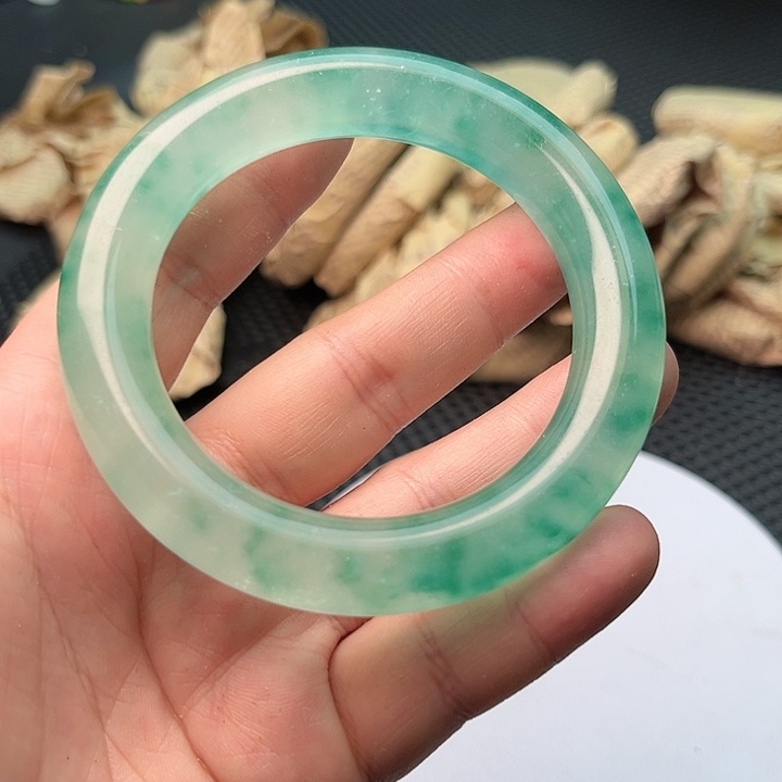 翡翠手镯未镶嵌啊啊60啊啊