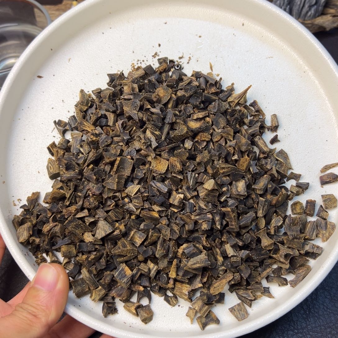 沉香碎屑沉香沉水白棋