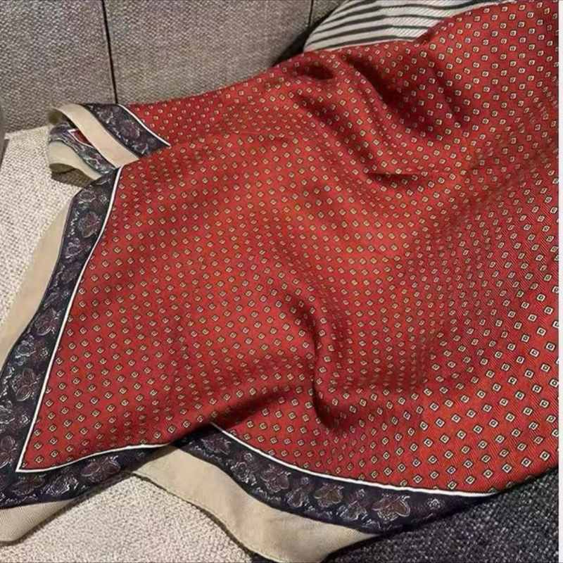 【烟熏红】时尚丝绒65*65方巾早秋新款保暖丝巾女士围巾