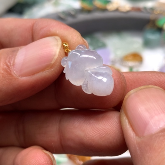 翡翠颈饰未镶嵌翡翠