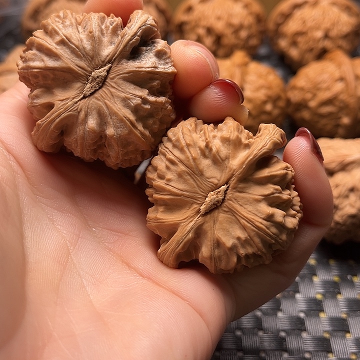 M****士文玩核桃把件42白狮子