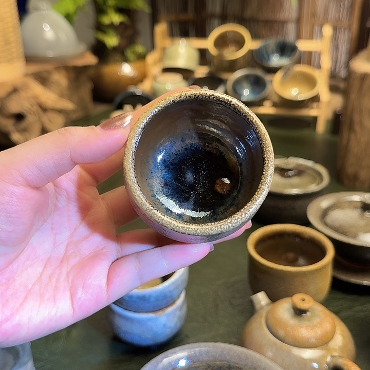 云南建水紫陶，古法柴烧