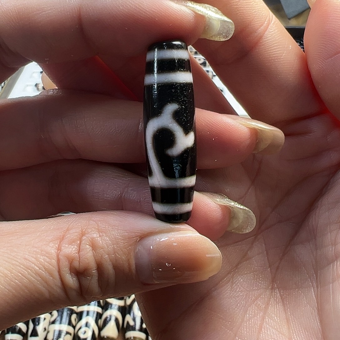 玛瑙/玉髓未镶嵌珠宝半成品王炸行运红砂绿度姆