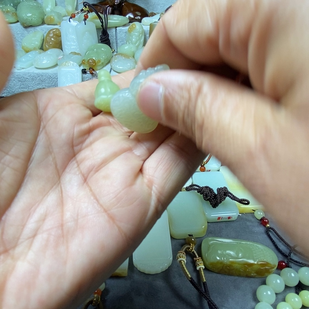 用***2和田玉未镶嵌吊坠(不含链)