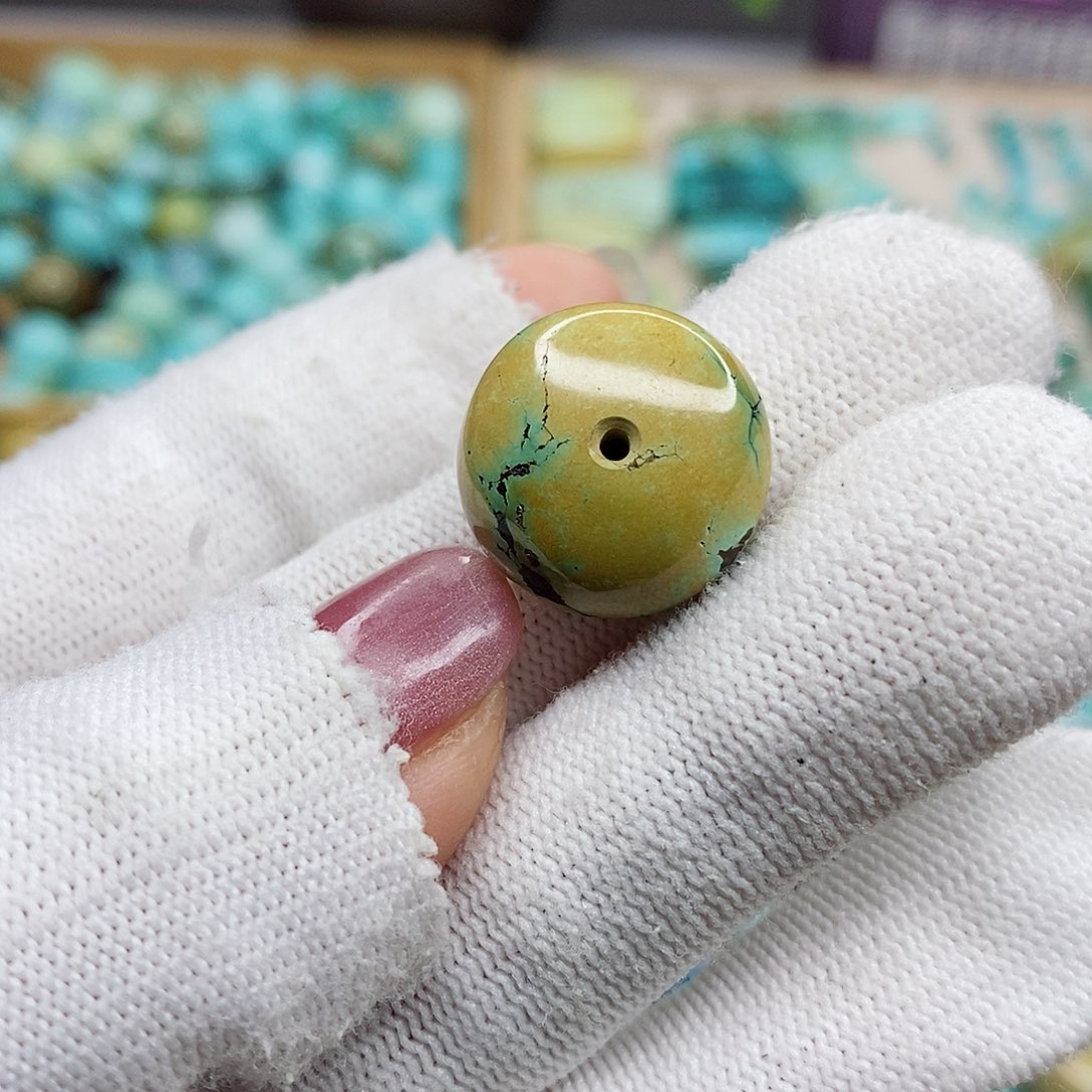 绿松石颈饰未镶嵌