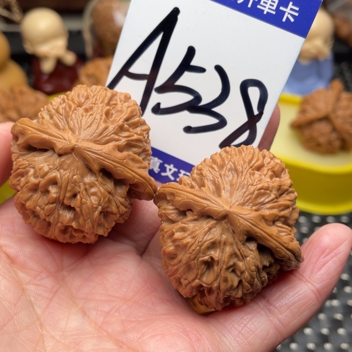 把件桃核白狮子39