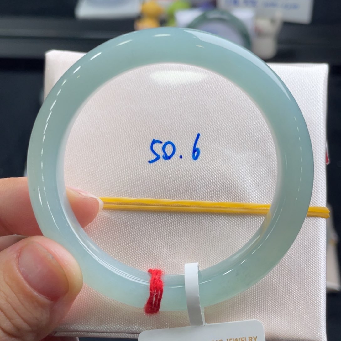 翡翠未镶嵌手镯翡翠手镯