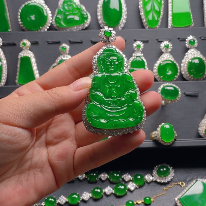 翡翠颈饰未镶嵌翡翠吊坠