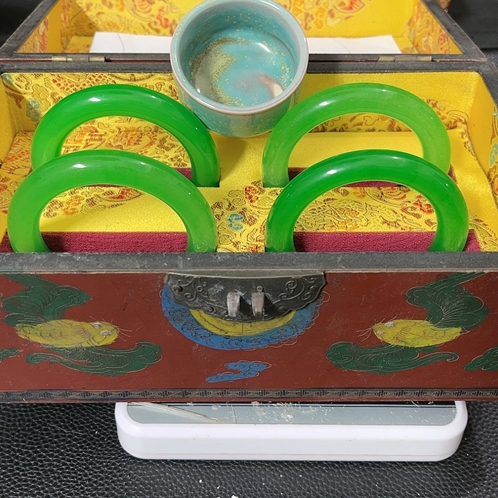 轻***你瓷片大哥说了什么你知道