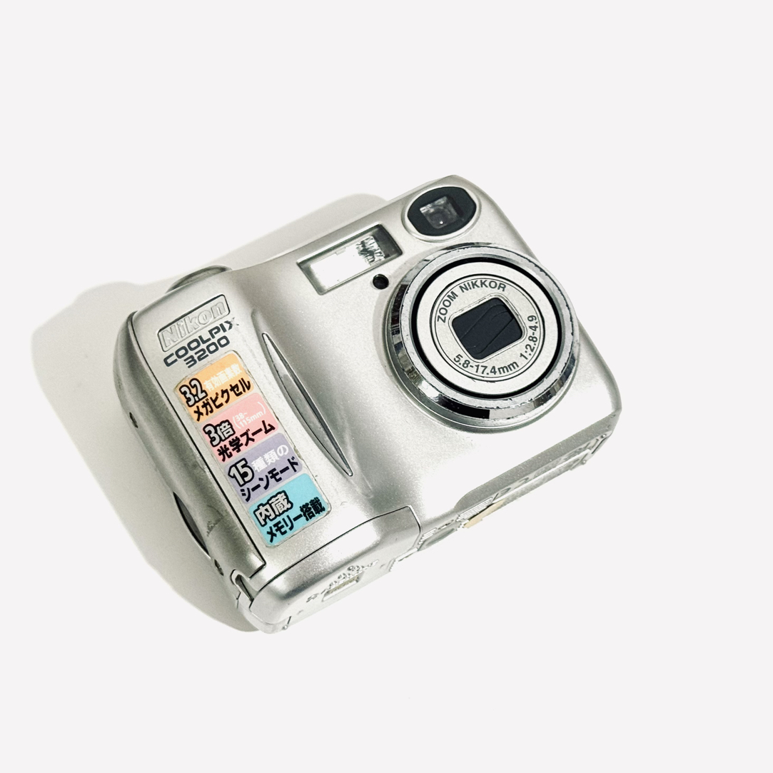 95新 Nikon/尼康 复古小面包机冷白ccd 网红爆款ccd闭眼入