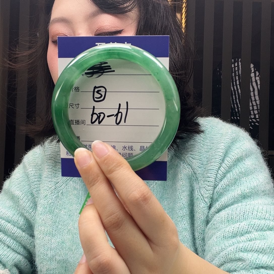 未镶嵌手镯石英质玉