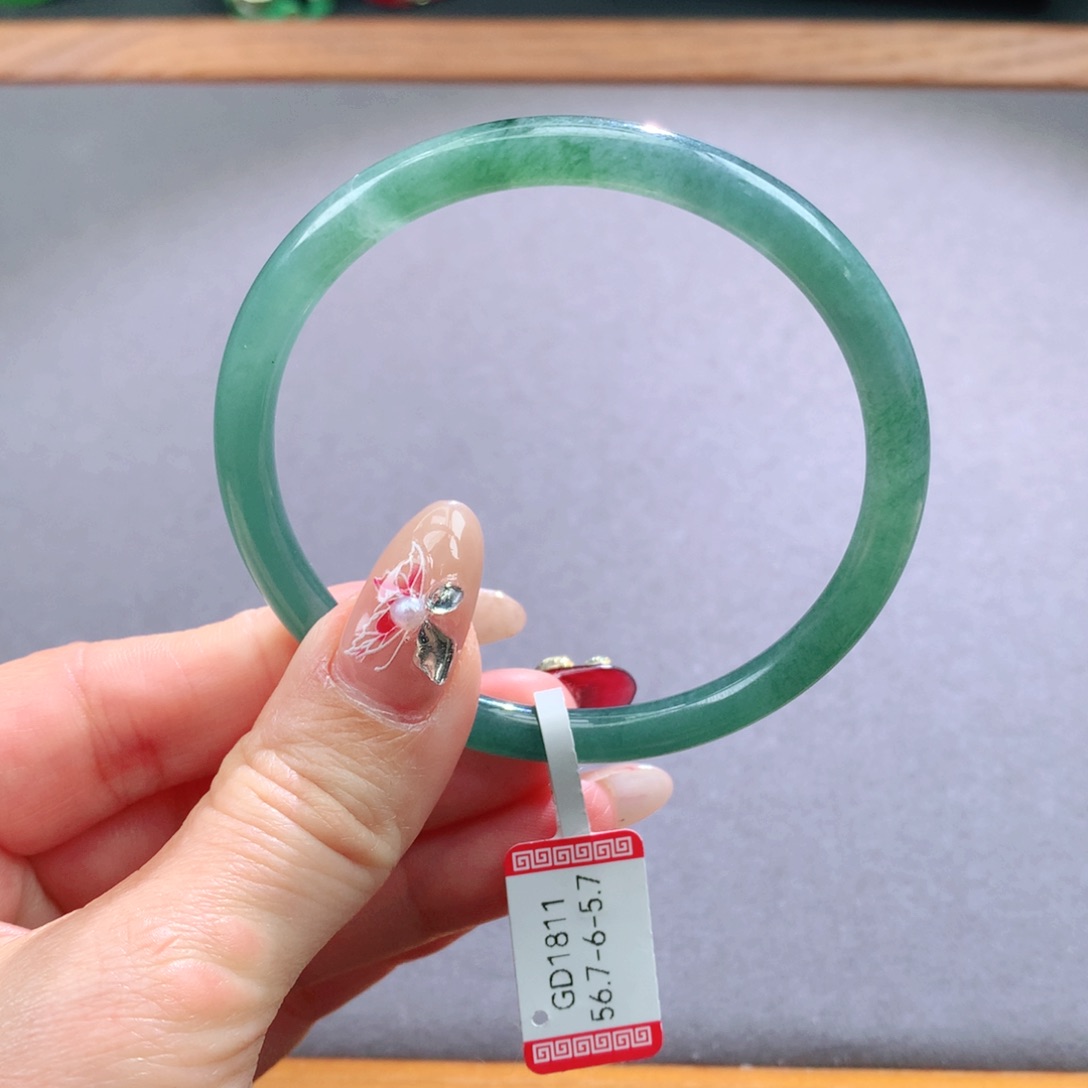 翡翠手镯未镶嵌天然翡翠手镯叮当镯