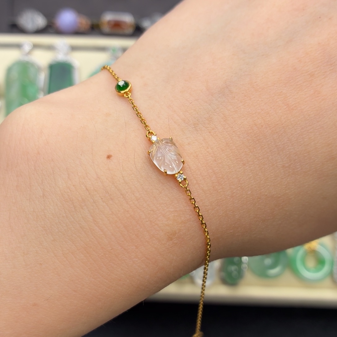 翡翠18K金镶嵌颈饰