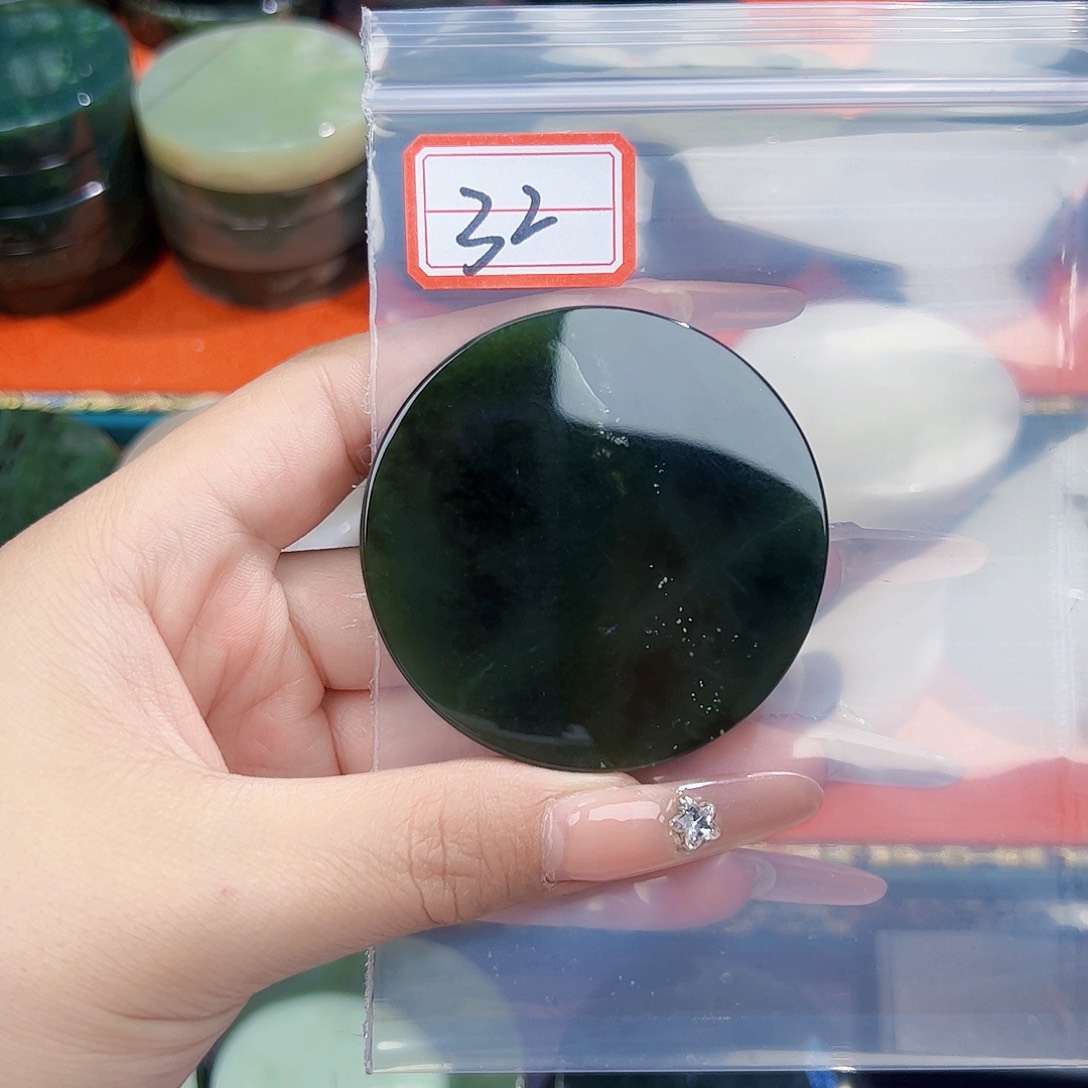 和田玉未镶嵌珠宝半成品
