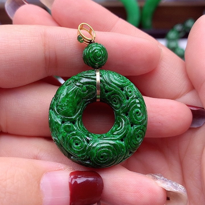 翡翠颈饰18K金镶嵌翡翠