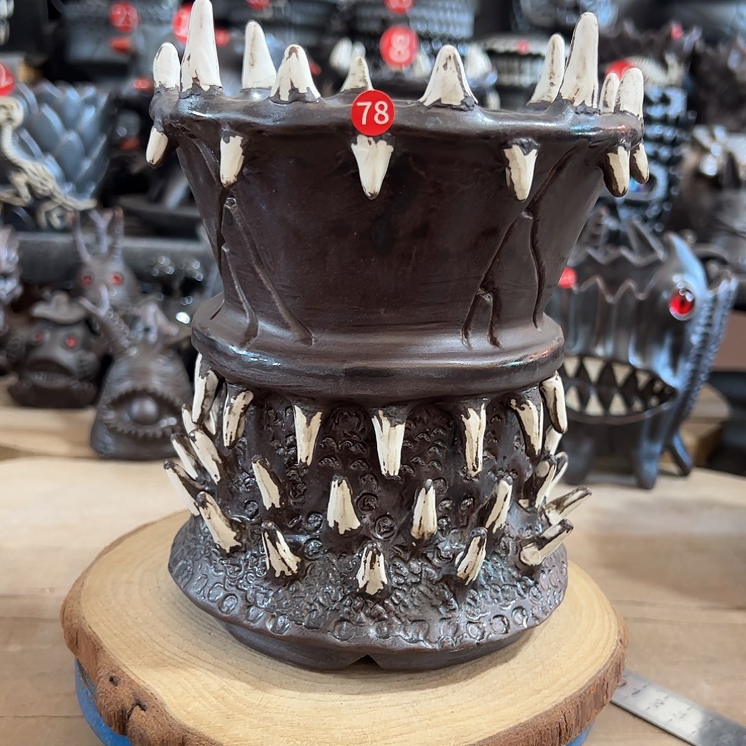 78号，手捏有手工制作痕迹，内口12.5内高13.5外18