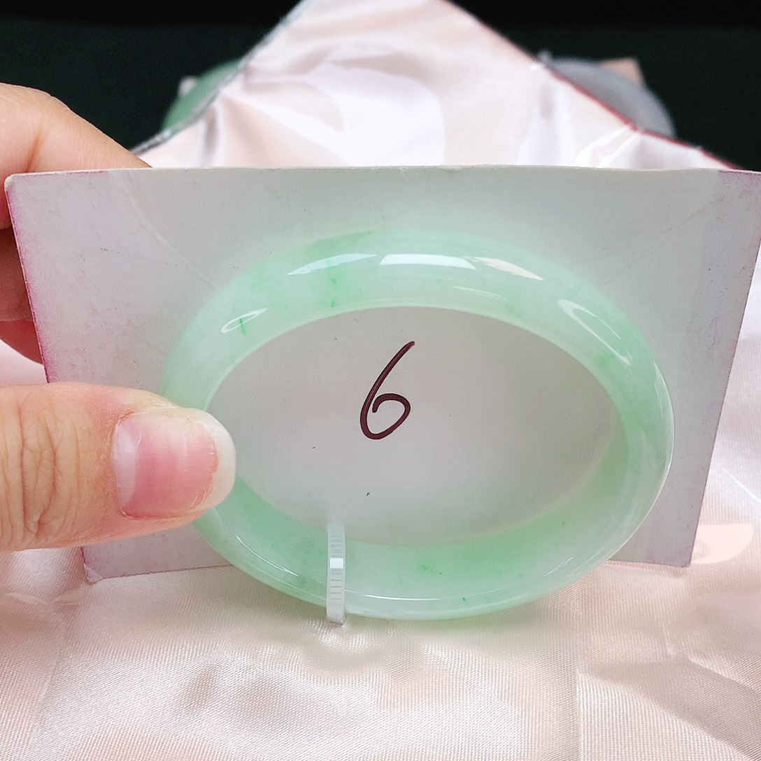 翡翠未镶嵌手镯贵妃54