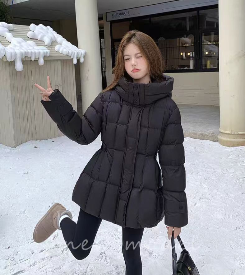 《在逃公主款》2025年新款鹅绒服收腰公主裙连帽时尚羽绒服