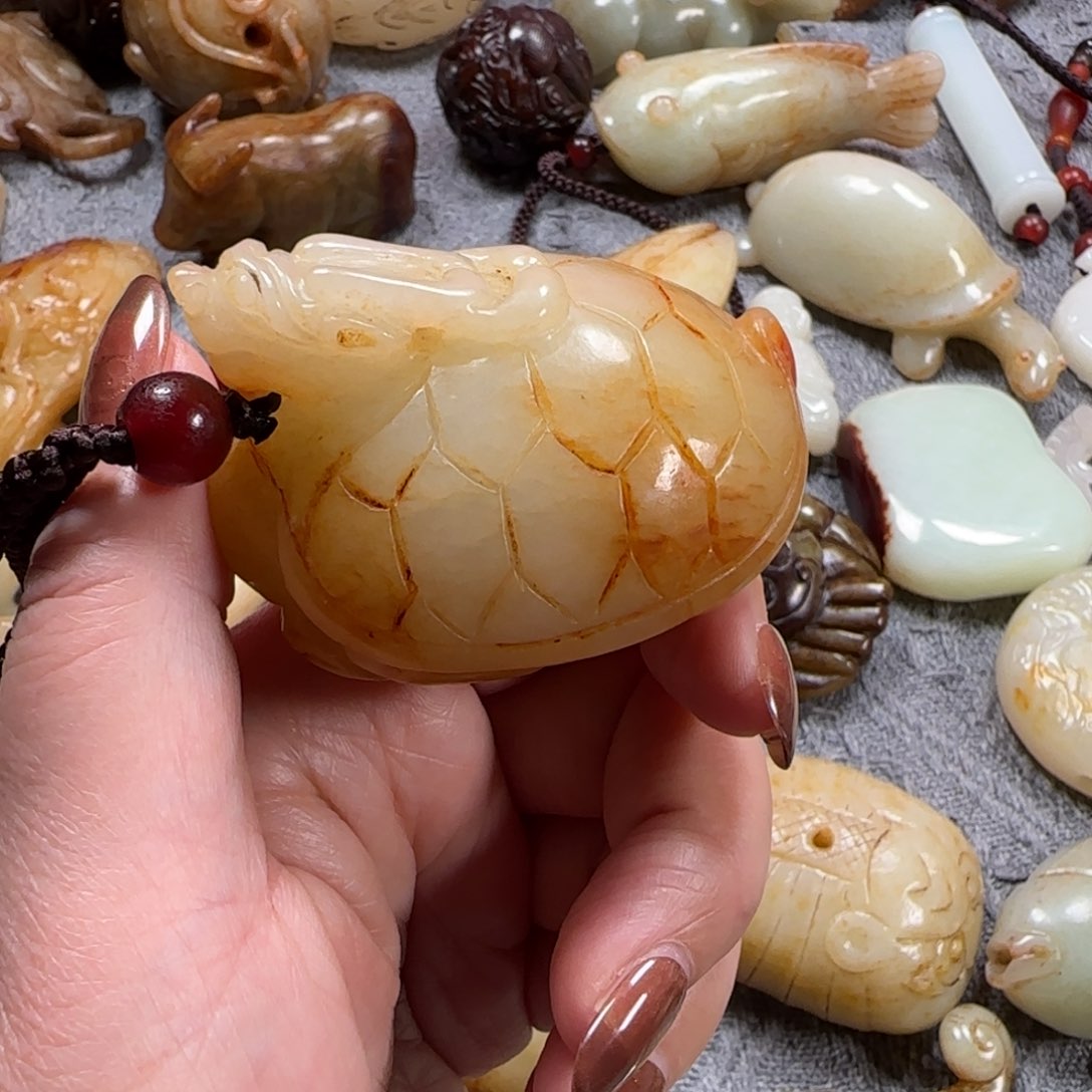 和田玉挂件未镶嵌人**值