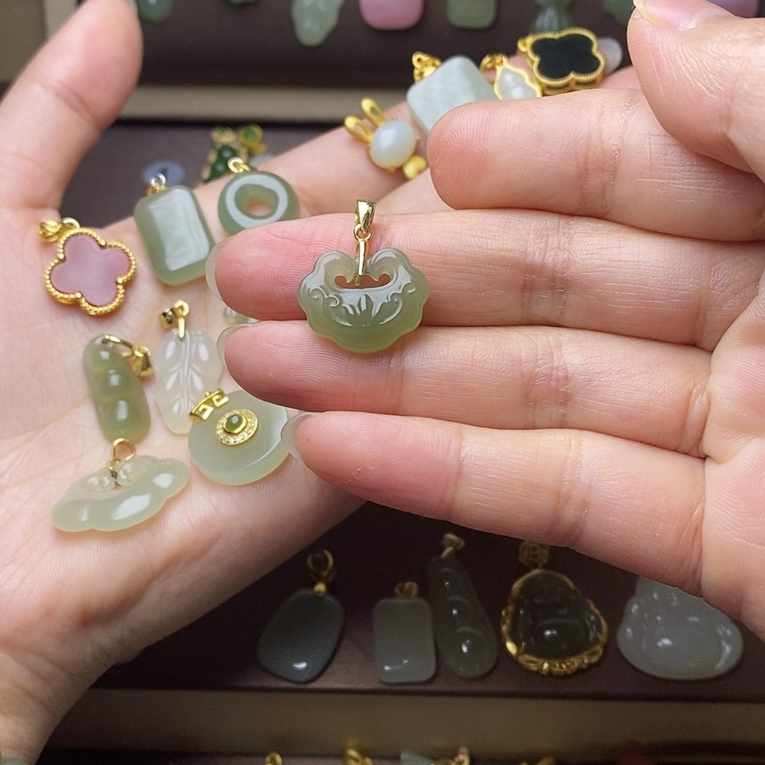 和田玉颈饰银S925镶嵌