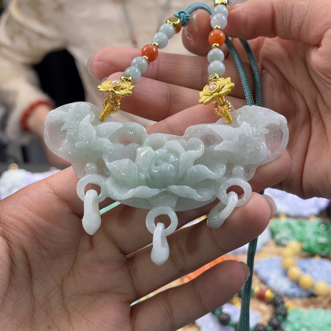 翡翠颈饰未镶嵌代编织