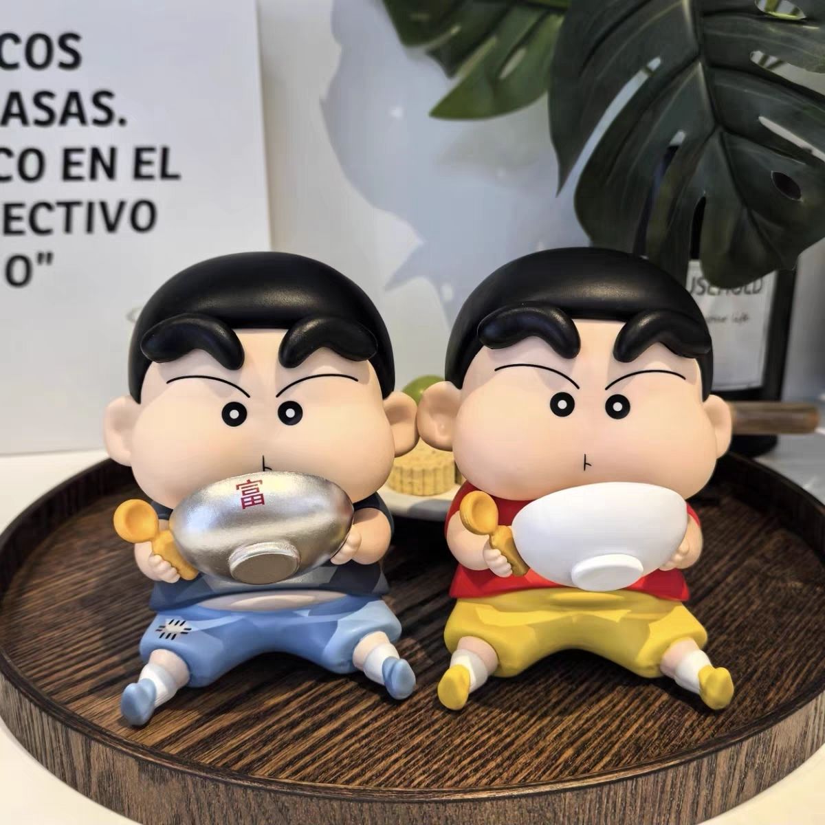 蜡笔小新周边干饭小新手办家居玄关客厅工位陶瓷桌面摆件可爱礼物