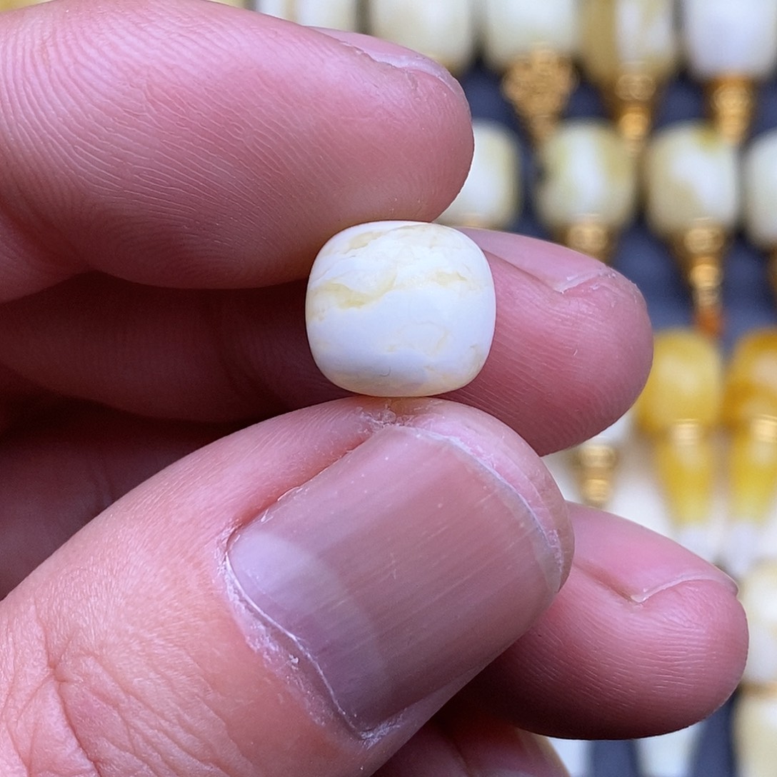 琥珀裸石未镶嵌小**學11.3*10.3mm