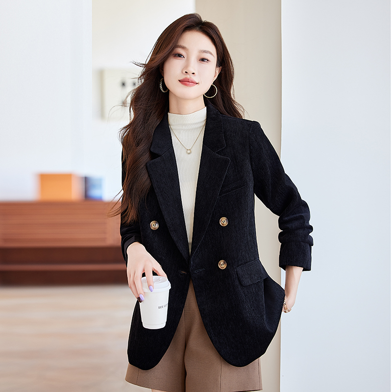 高级感黑色灯芯绒西装外套女秋冬2025新款韩版时尚气质休闲小西服