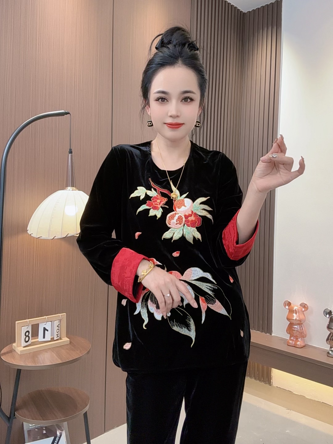刺绣薄款中长款常规款上衣百搭网红小衫秋冬长袖8855