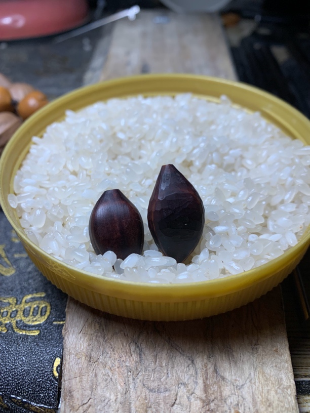 橄榄核雕刻单子紫核