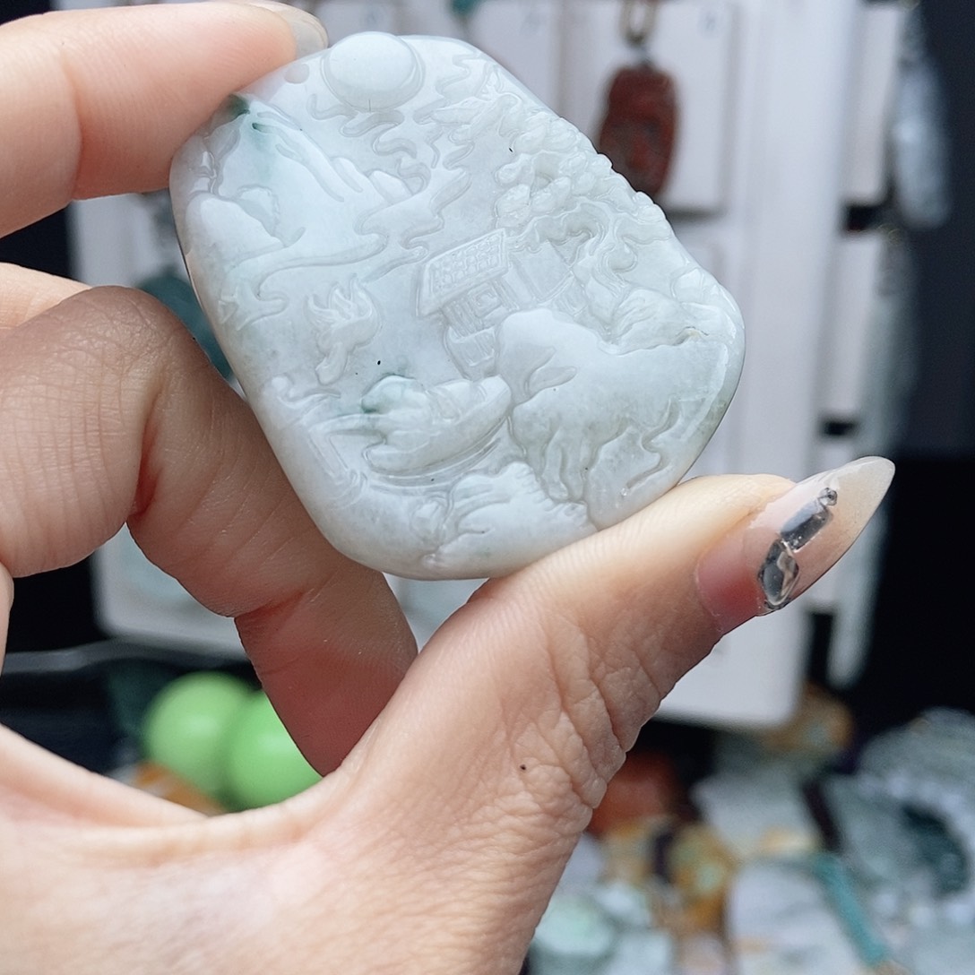 翡翠颈饰未镶嵌翡翠