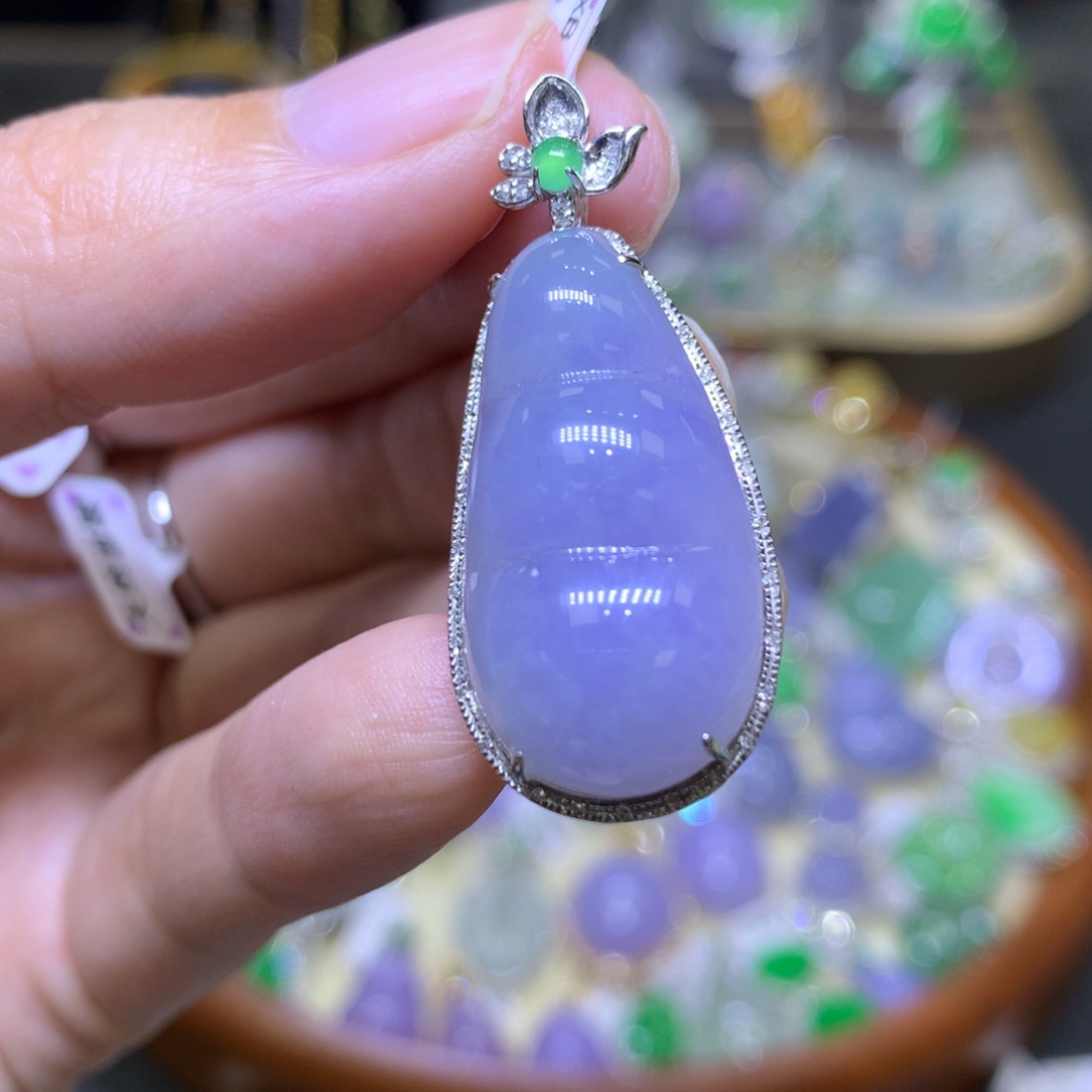 翡翠18K金镶嵌颈饰翡翠吊坠项链