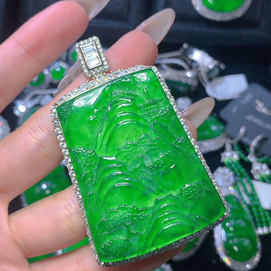 翡翠颈饰银S925镶嵌优****人翡翠