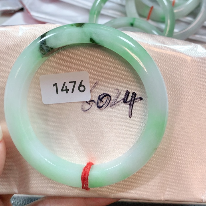翡翠手镯未镶嵌天然翡翠手镯60