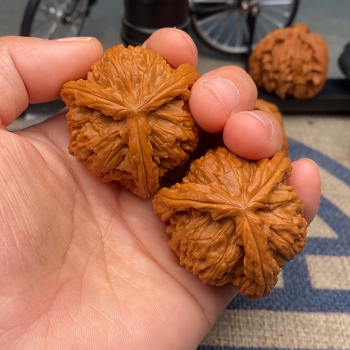 吊坠文玩核桃吕*斌三棱