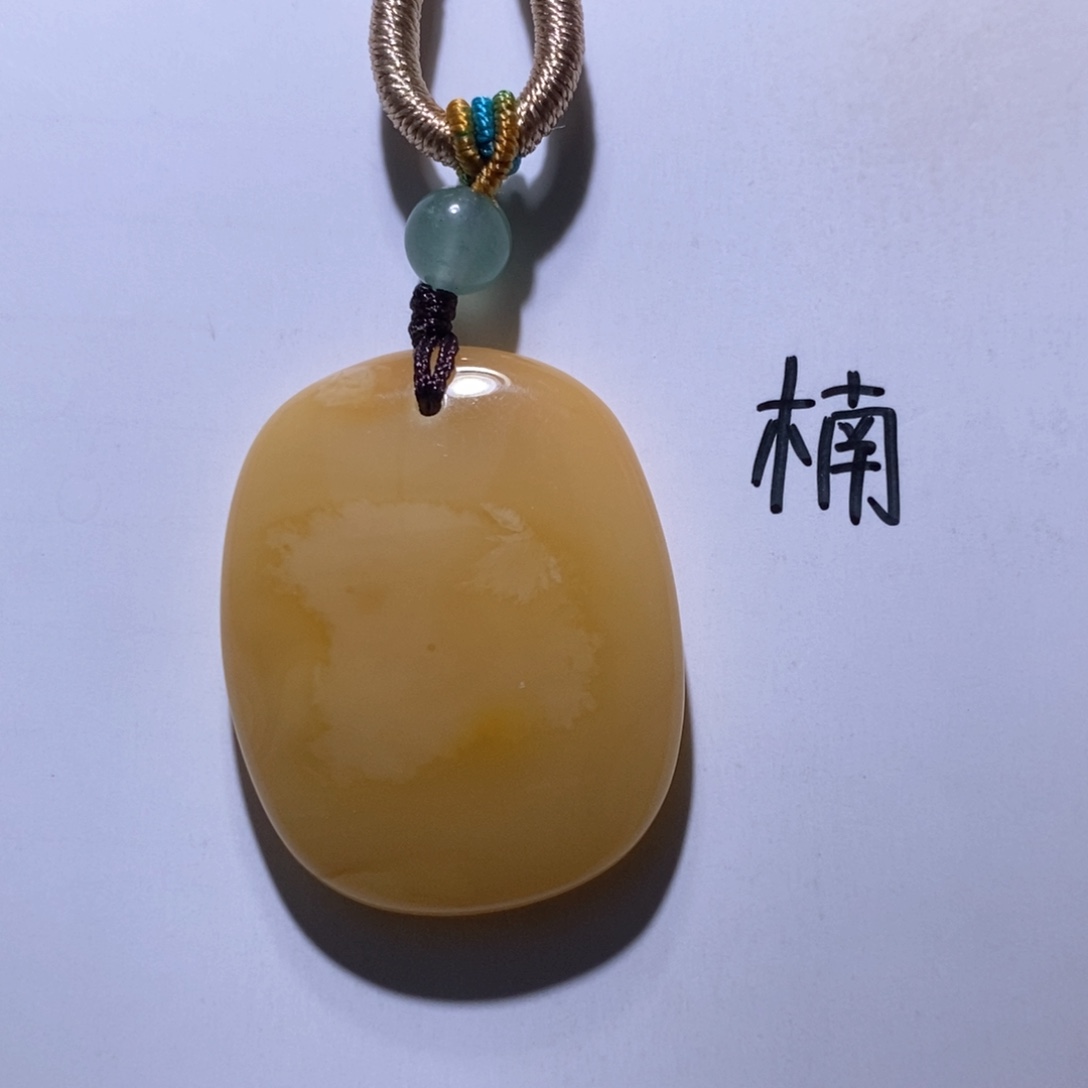 未镶嵌琥珀珠宝奇石