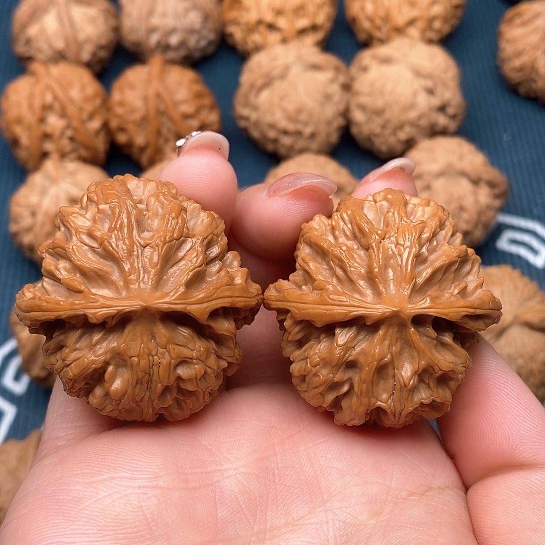 文玩核桃吊坠苹果元40