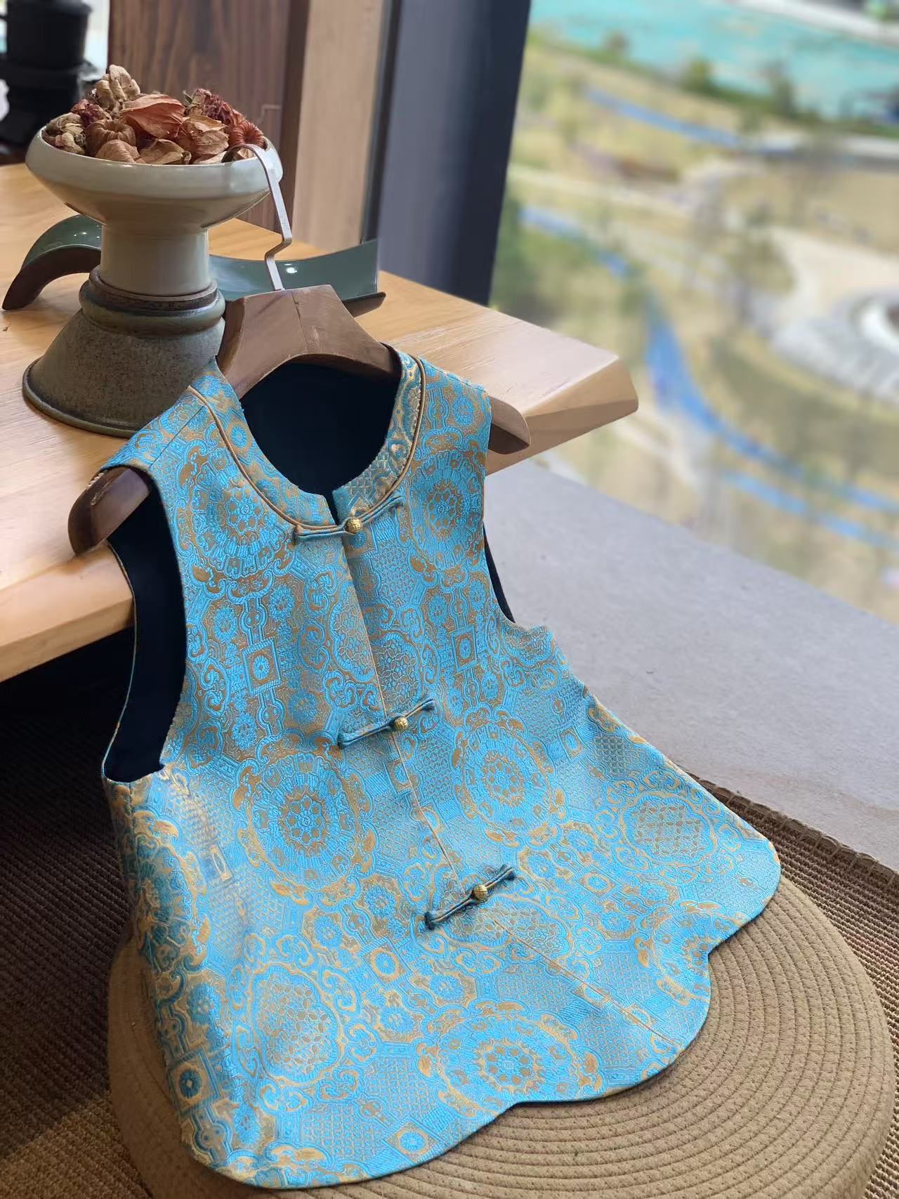 锦瑟华服【华灯初上】2025新中式国风提花通勤赫本显瘦织锦缎马甲