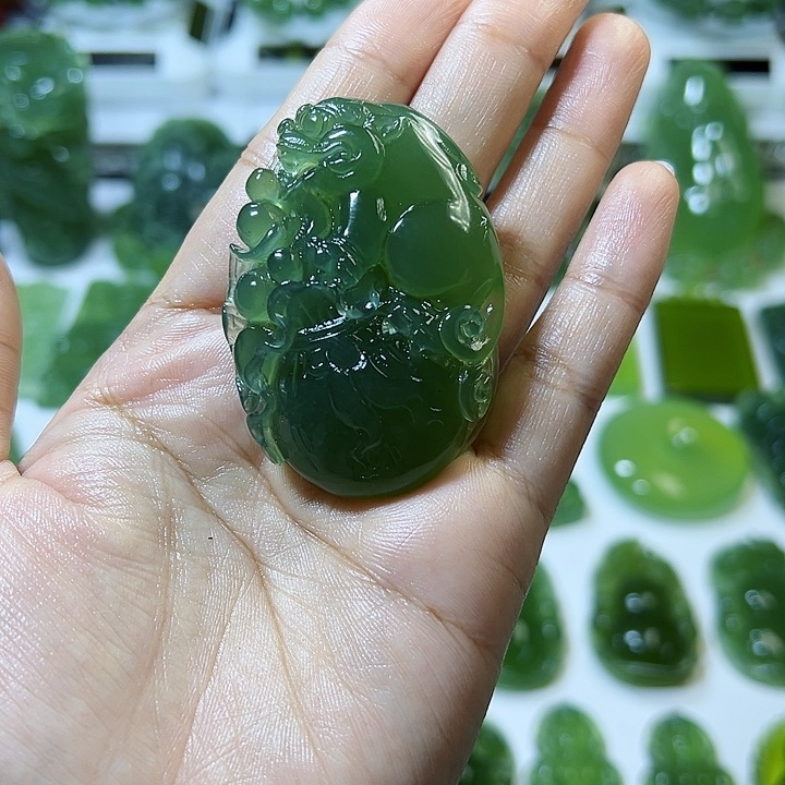 蛇纹石玉颈饰未镶嵌用****3