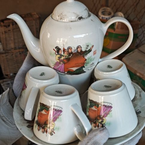 库存微瑕方腊起义多孔茶壶一套