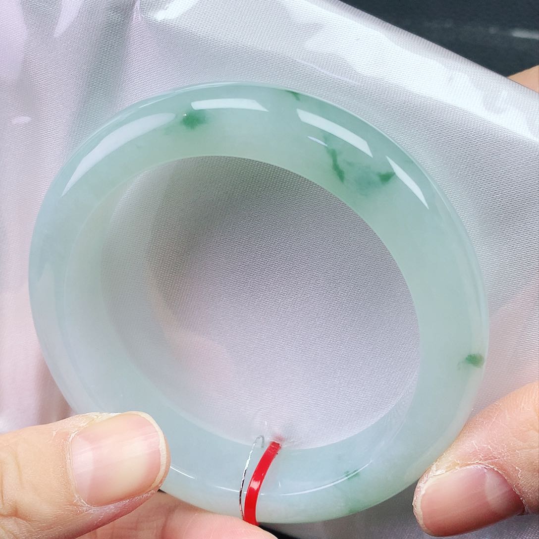 翡翠手镯未镶嵌53圈