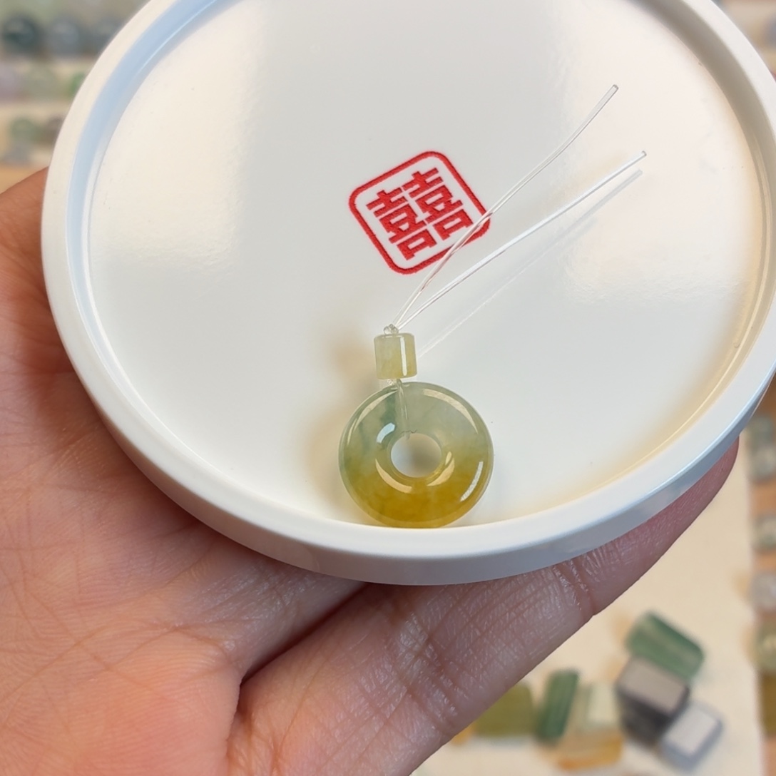 翡翠散珠冰黄甜甜圈