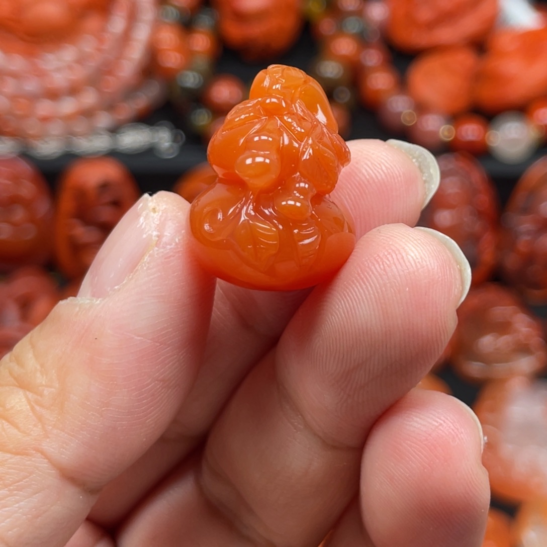 南红玛瑙未镶嵌葫芦